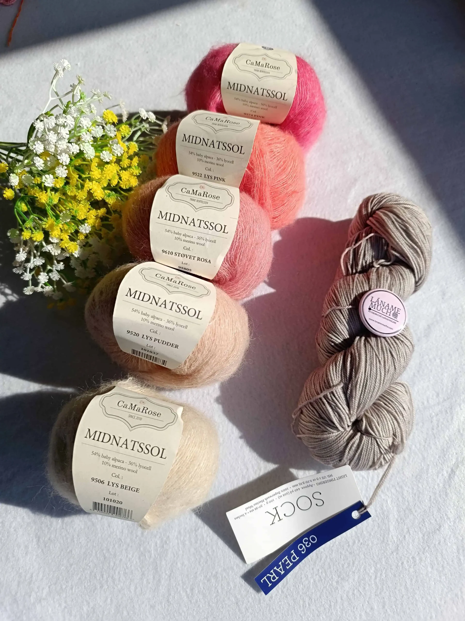Kit Chal "Glow Along 2026" Stephen West (Sock de Malabrigo + Midnatssol) - Imagen 7
