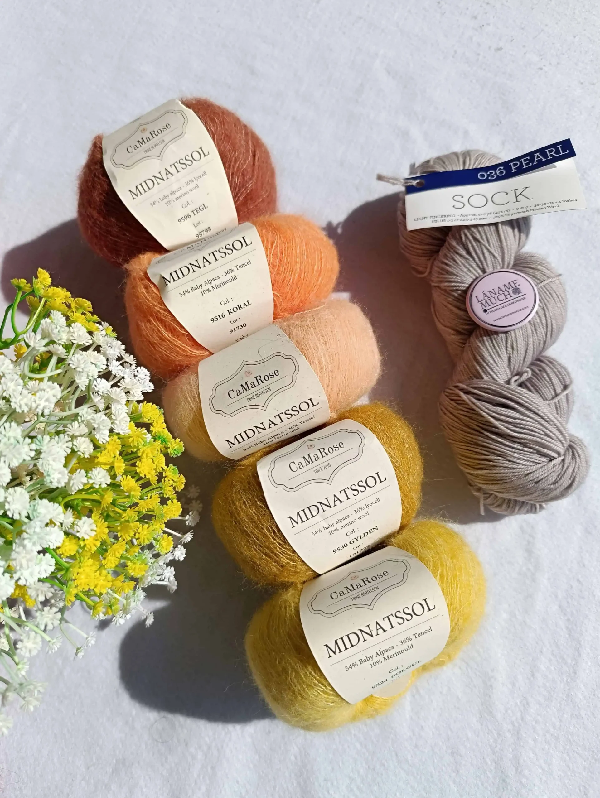 Kit Chal "Glow Along 2026" Stephen West (Sock de Malabrigo + Midnatssol) - Imagen 5